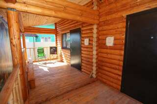 Гостевой дом Домик у моря Голубицкая "Усадьба Винник" в п.Пересыпь ул.Парусная 7-2