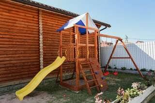 Гостевой дом Домик у моря Голубицкая "Усадьба Винник" в п.Пересыпь ул.Парусная 7-10