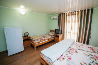 Гостевой дом Домик у моря Голубицкая Стандарт трехместный-8